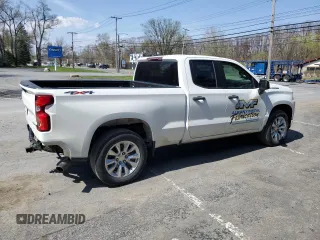 2021 Chevrolet Silverado 1500 with VIN 1GCRYBEHXMZ115135, listed as a Copart auction lot 54670185 with 32,849 mi miles and Salvage Title. Bid and sale history available at DreamBid. Image 3.