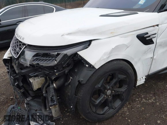 2018 Land Rover Range Rover Sport HSE with VIN SALWR2RK2JA697059, listed as a IAAI auction lot 41131005 with 44,254 mi miles. Bid and sale history available at carsss.com. Image 18.