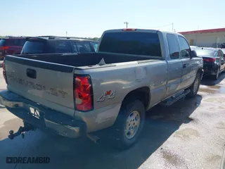 2004 Chevrolet Silverado 1500 Z71 with VIN 1GCEK19T74E359891, listed as a IAAI auction lot 41956127 with 189,058 mi miles. Bid and sale history available at carsss.com. Image 4.