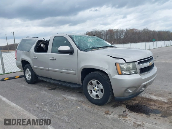 2007 Chevrolet Suburban LT с VIN 1GNFK16397J380298, выставлен на аукционе IAAI как лот 41945696 с пробегом 122 530 миль миль и . История ставок и продаж доступна на DreamBid. Изображение 1.