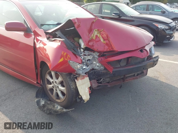 2011 Toyota Camry LE z VIN 4T1BF3EKXBU145752, wystawiony jako IAAI lot #40278431 z przebiegiem 174 130 mil mil oraz . Historia ofert i sprzedaży dostępna na DreamBid. Obrazek 6.