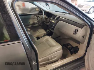 2008 Cadillac DTS 1SA z VIN 1G6KD57Y58U157195, wystawiony jako IAAI lot #41534453 z przebiegiem 199 793 mil mil oraz . Historia ofert i sprzedaży dostępna na DreamBid. Obrazek 5.