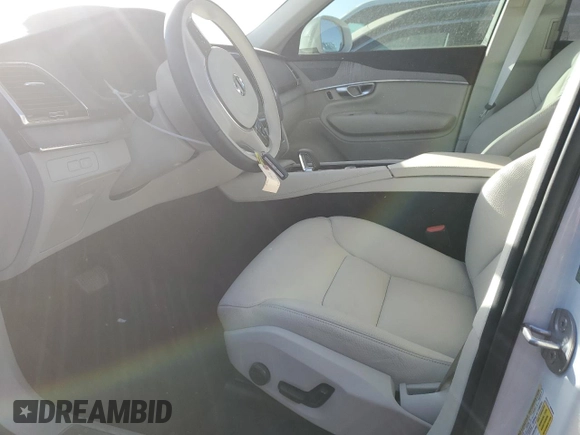 2024 Volvo XC90 Plus with VIN YV4H60LE6R1209420, listed as a Copart auction lot 75458864 with 1,560 mi miles and Salvage Title. Bid and sale history available at DreamBid. Image 7.