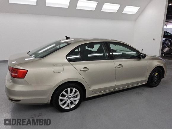 2015 Volkswagen Jetta SE with VIN 3VWD17AJ3FM213140, listed as a Copart auction lot 59301985 with 117,417 mi miles and Clean title. Bid and sale history available at DreamBid. Image 3.