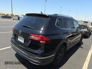 2024 Volkswagen Tiguan SE with VIN 3VV3B7AX8RM076346, listed as a IAAI auction lot 42734323 with 29,573 mi miles and . Bid and sale history available at DreamBid. Image 29.