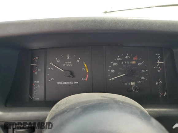 1988 Ford Mustang z VIN 1FABP44A1JF228656, wystawiony jako Copart lot #49451215 z przebiegiem 42 754 mil mil oraz Czysty tytuł • Clean title. Historia ofert i sprzedaży dostępna na DreamBid. Obrazek 9.