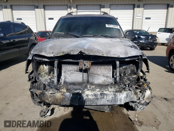 2004 GMC Envoy SLT z VIN 1GKET16S546133758, wystawiony jako Copart lot #76717674 z przebiegiem Nie podano mil oraz Szkoda całkowita • Salvage title. Historia ofert i sprzedaży dostępna na DreamBid. Obrazek 5.