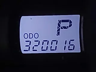 2014 Toyota Sienna LE AAS z VIN 5TDKK3DC5ES506503, wystawiony jako IAAI lot #42076671 z przebiegiem 320 016 mil mil oraz . Historia ofert i sprzedaży dostępna na DreamBid. Obrazek 16.