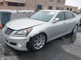 2013 Hyundai Equus Signature with VIN KMHGH4JH5DU062734, listed as a IAAI auction lot 42701207 with 97,413 mi miles and . Bid and sale history available at DreamBid. Image 17.