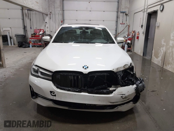 2021 BMW 5 Series 530i xDrive with VIN WBA13BJ09MWX04445, listed as a IAAI auction lot 41461330 with 40,329 mi miles and . Bid and sale history available at carsss.com. Image 12.