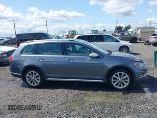 2017 Volkswagen Golf S z VIN 3VWH17AU8HM531138, wystawiony jako IAAI lot #41924960 z przebiegiem 85 921 mil mil oraz . Historia ofert i sprzedaży dostępna na DreamBid. Obrazek 14.