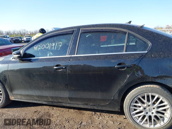 2013 Volkswagen Jetta SE z VIN 3VWDP7AJ4DM354519, wystawiony jako IAAI lot #42001917 z przebiegiem 130 851 mil mil oraz . Historia ofert i sprzedaży dostępna na DreamBid. Obrazek 14.