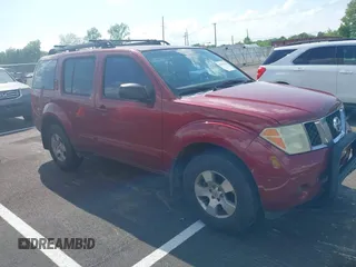 2006 Nissan Pathfinder SE z VIN 5N1AR18U76C661745, wystawiony jako IAAI lot #42147944 z przebiegiem 384 230 mil mil oraz . Historia ofert i sprzedaży dostępna na DreamBid. Obrazek 1.