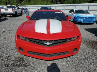 2013 Chevrolet Camaro LS z VIN 2G1FA1E36D9235765, wystawiony jako Copart lot #58519535 z przebiegiem 49 180 mil mil oraz Czysty tytuł • Clean title. Historia ofert i sprzedaży dostępna na DreamBid. Obrazek 5.