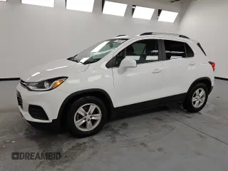 2020 Chevrolet Trax LT z VIN 3GNCJLSB9LL210489, wystawiony jako Copart lot #54781585 z przebiegiem 81 811 mil mil oraz Szkody całkowita. Historia ofert i sprzedaży dostępna na DreamBid. Obrazek 1.