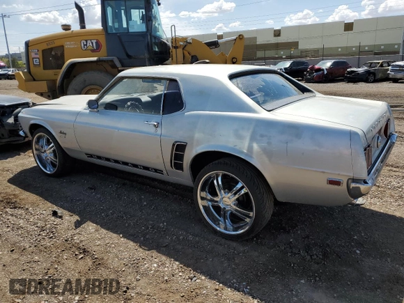 1969 Ford Mustang с VIN 9F01M120206, выставлен на аукционе Copart как лот 50981235 с пробегом 34 128 миль миль и Чистый • Clean title. История ставок и продаж доступна на DreamBid. Изображение 2.