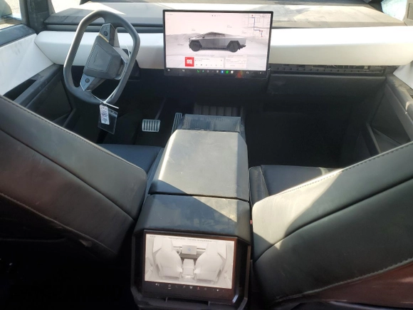 2024 Tesla Cybertruck z VIN 7G2CEHED8RA014228, wystawiony jako Copart lot #49007345 z przebiegiem 10 050 mil mil oraz Szkody całkowita. Historia ofert i sprzedaży dostępna na DreamBid. Obrazek 8.