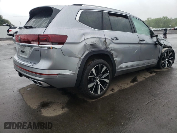 2024 Volkswagen Atlas SEL Premium R-Line with VIN 1V2FR2CA9RC555829, listed as a Copart auction lot 58841885 with 6,535 mi miles and Salvage title. Bid and sale history available at DreamBid. Image 3.