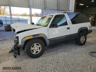 1998 Chevrolet Tahoe with VIN 3GNEK18R8WG147672, listed as a Copart auction lot 81992104 with 313,665 mi miles and Salvage Title. Bid and sale history available at carsss.com. Image 1.