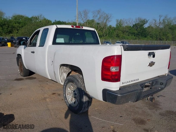 2008 Chevrolet Silverado 1500 Work Truck with VIN 1GCEC19C38Z328052, listed as a IAAI auction lot 42021879 with 321,527 mi miles. Bid and sale history available at carsss.com. Image 3.