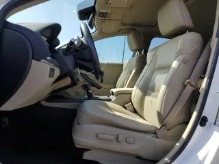 2016 Acura RDX Technology with VIN 5J8TB3H53GL003901, listed as a Copart auction lot 50952405 with 113,286 mi miles and Salvage Title. Bid and sale history available at DreamBid. Image 7.