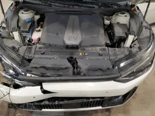 2022 Kia EV6 GT-Line with VIN KNDC3DLC9N5027211, listed as a Copart auction lot 47684975 with 40,069 mi miles and Salvage Title. Bid and sale history available at carsss.com. Image 13.