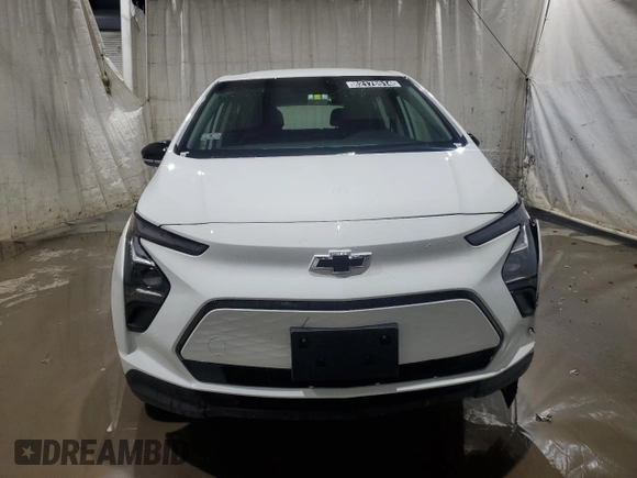 2023 Chevrolet Bolt EV 1LT with VIN 1G1FW6S0XP4182276, listed as a Copart auction lot 82176514 with 7,335 mi miles and Clean title. Bid and sale history available at DreamBid. Image 5.