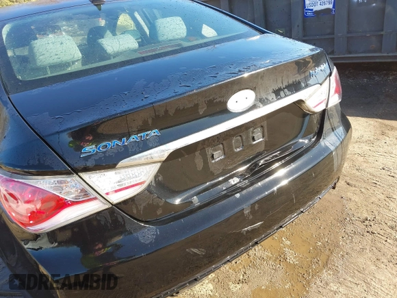 2014 Hyundai Sonata Hybrid Limited with VIN KMHEC4A46EA110201, listed as a IAAI auction lot 41427483 with 81,957 mi miles. Bid and sale history available at carsss.com. Image 6.