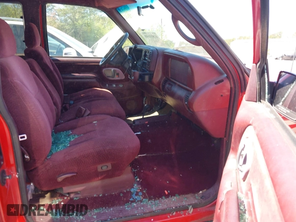 1997 Chevrolet Silverado 1500 with VIN 2GCEK19R8V1294816, listed as a IAAI auction lot 41811140 with 142,582 mi miles and . Bid and sale history available at DreamBid. Image 5.