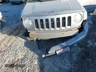 2016 Jeep Patriot Latitude with VIN 1C4NJRFB2GD647292, listed as a IAAI auction lot 41423443 with 88,905 mi miles and . Bid and sale history available at carsss.com. Image 5.