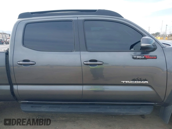 2021 Toyota Tacoma 4WD SR5 with VIN 3TMDZ5BN5MM110218, listed as a IAAI auction lot 41430303 with 47,781 mi miles. Bid and sale history available at carsss.com. Image 13.