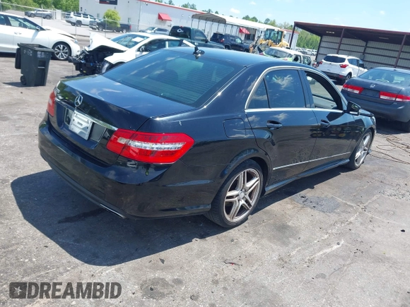 2011 Mercedes-Benz E-Class E 350 Luxury with VIN WDDHF5GB1BA462074, listed as a IAAI auction lot 42017000 with 170,658 mi miles. Bid and sale history available at carsss.com. Image 4.