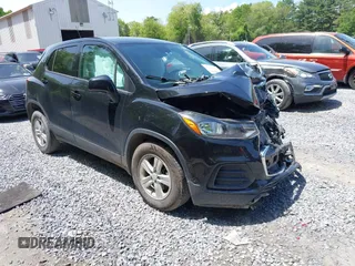 2021 Chevrolet Trax LS z VIN KL7CJKSB4MB302421, wystawiony jako IAAI lot #42340958 z przebiegiem 128 404 mil mil oraz . Historia ofert i sprzedaży dostępna na DreamBid. Obrazek 1.