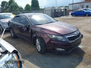 2013 Kia Optima EX z VIN 5XXGN4A73DG121905, wystawiony jako IAAI lot #39912519 z przebiegiem 234 126 mil mil oraz . Historia ofert i sprzedaży dostępna na DreamBid. Obrazek 1.