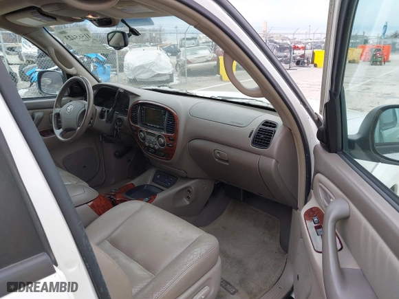 2006 Toyota Sequoia Limited with VIN 5TDBT48A06S275930, listed as a IAAI auction lot 41565423 with 192,993 mi miles. Bid and sale history available at carsss.com. Image 5.