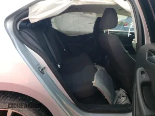 2015 Volkswagen Jetta SE z VIN 3VWD07AJ5FM209898, wystawiony jako Copart lot #49032185 z przebiegiem 173 697 mil mil oraz Szkoda całkowita • Salvage title. Historia ofert i sprzedaży dostępna na DreamBid. Obrazek 10.