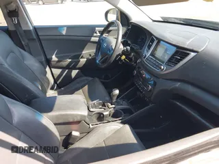 2016 Hyundai Tucson Limited with VIN KM8J33A26GU137391, listed as a IAAI auction lot 42088662 with 72,048 mi miles. Bid and sale history available at carsss.com. Image 5.