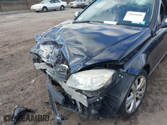 2009 Mercedes-Benz C-Class 3.0L Sport with VIN WDDGF81X49F236271, listed as a IAAI auction lot 42039496 with 69,413 mi miles. Bid and sale history available at carsss.com. Image 13.