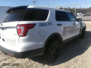 2017 Ford Police Interceptor Utility with VIN 1FM5K8AR8HGB08036, listed as a IAAI auction lot 41015812 with 18,153 mi miles. Bid and sale history available at carsss.com. Image 4.