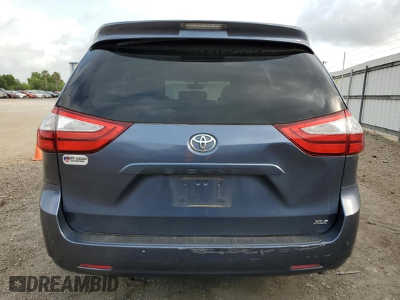 2017 Toyota Sienna XLE Auto Access Seat z VIN 5TDYZ3DC5HS772503, wystawiony jako Copart lot #54207045 z przebiegiem 158 251 mil mil oraz Szkody całkowita. Historia ofert i sprzedaży dostępna na DreamBid. Obrazek 6.