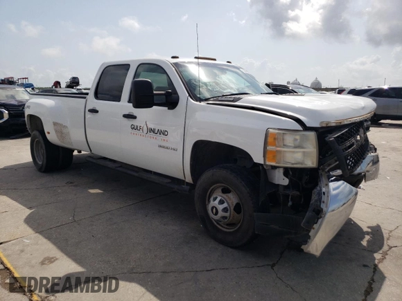 2011 Chevrolet Silverado 3500HD Work Truck z VIN 1GC4KZC81BF130600, wystawiony jako Copart lot #53819535 z przebiegiem Nie podano mil oraz Szkoda całkowita • Salvage title. Historia ofert i sprzedaży dostępna na DreamBid. Obrazek 4.