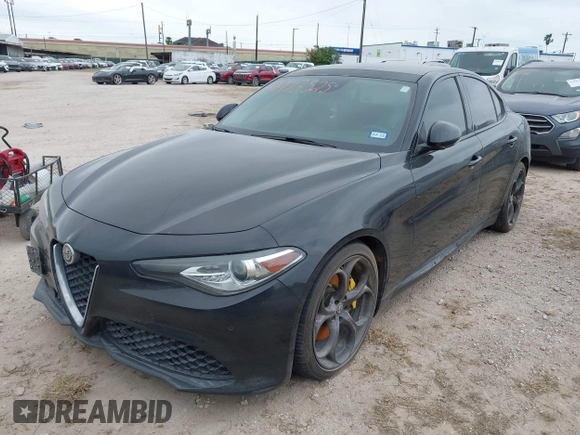 2017 Alfa Romeo Giulia Ti z VIN ZARFAECNXH7556854, wystawiony jako IAAI lot #41973525 z przebiegiem 129 413 mil mil oraz . Historia ofert i sprzedaży dostępna na DreamBid. Obrazek 17.