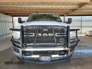 2019 Ram 3500 Tradesman with VIN 3C63R3GJ6KG614706, listed as a Copart auction lot 74090834 with 186,453 mi miles and Clean Title. Bid and sale history available at carsss.com. Image 5.