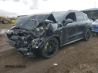 2016 Porsche Cayenne S E-Hybrid z VIN WP1AE2A29GLA17758, wystawiony jako Copart lot #52040455 z przebiegiem 62 880 mil mil oraz Szkoda całkowita • Salvage title. Historia ofert i sprzedaży dostępna na DreamBid. Obrazek 1.