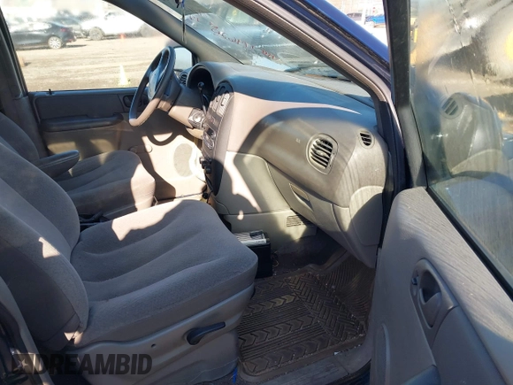 2003 Chrysler Voyager with VIN 1C4GJ25B93B179620, listed as a IAAI auction lot 41834614 with 110,968 mi miles. Bid and sale history available at carsss.com. Image 5.