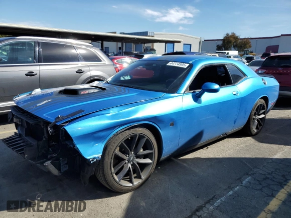 2019 Dodge Challenger R/T Scat Pack Widebody z VIN 2C3CDZFJ8KH521928, wystawiony jako Copart lot #44774595 z przebiegiem 61 755 mil mil oraz Szkoda całkowita • Salvage title. Historia ofert i sprzedaży dostępna na DreamBid. Obrazek 1.