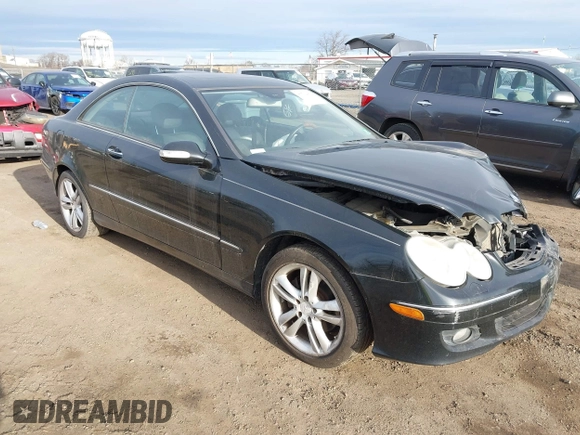 2008 Mercedes-Benz CLK 350 with VIN WDBTJ56H28F245782, listed as a IAAI auction lot 41512400 with 137,157 mi miles and . Bid and sale history available at carsss.com. Image 1.