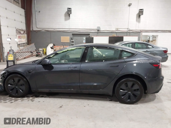 2025 Tesla Model 3 Long Range with VIN 5YJ3E1EB4SF913766, listed as a IAAI auction lot 41975164 with 3,099 mi miles and . Bid and sale history available at DreamBid. Image 13.