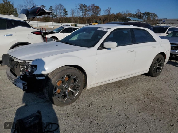 2016 Chrysler 300 S with VIN 2C3CCABG1GH229852, listed as a Copart auction lot 82442774 with 131,482 mi miles and Salvage Title. Bid and sale history available at DreamBid. Image 1.