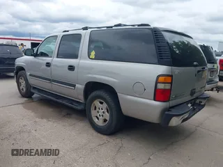 2004 Chevrolet Suburban LT z VIN 1GNEC16Z94J235657, wystawiony jako IAAI lot #42361930 z przebiegiem 210 662 mil mil oraz . Historia ofert i sprzedaży dostępna na DreamBid. Obrazek 3.